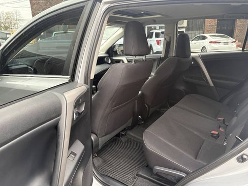 Used 2016 Toyota RAV4 XLE AWD/4WD image 17
