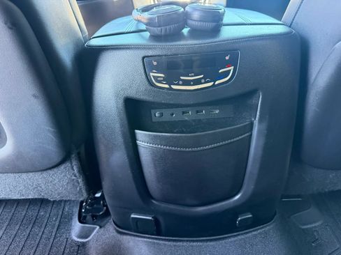 Used 2018 Cadillac Escalade Luxury AWD/4WD image 42