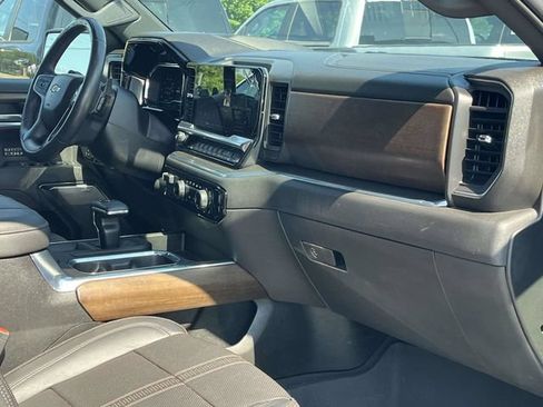 Used 2024 Chevrolet Silverado 1500 High Country w/ High Country Premium Package AWD/4WD image 26