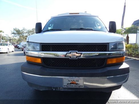Used 2017 Chevrolet Express 3500 image 9