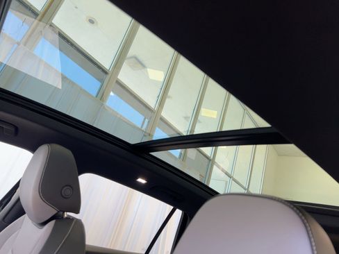 New 2026 Volkswagen Tiguan SE R-Line image 16