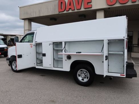 Used 2020 Chevrolet Express 3500 w/ Power Convenience Package RWD image 7