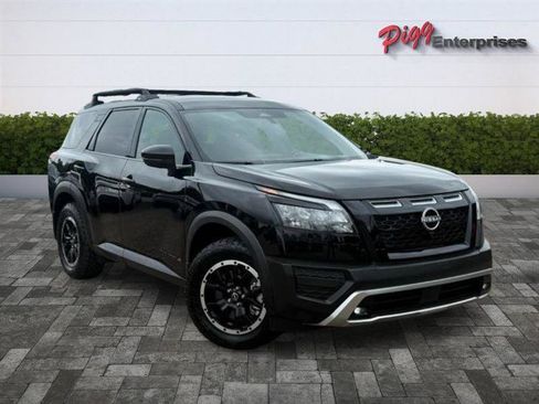 Used 2025 Nissan Pathfinder Rock Creek AWD/4WD image 2