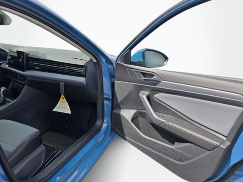 New 2026 Volkswagen Jetta SE FWD image 40