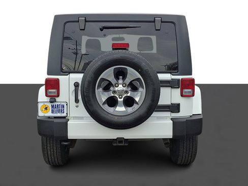 Used 2016 Jeep Wrangler Unlimited Sahara w/ Dual Top Group image 5