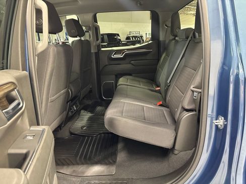 Used 2024 Chevrolet Silverado 1500 LT AWD/4WD image 32