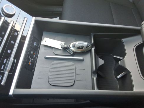 Used 2025 Hyundai Santa Fe SE image 18