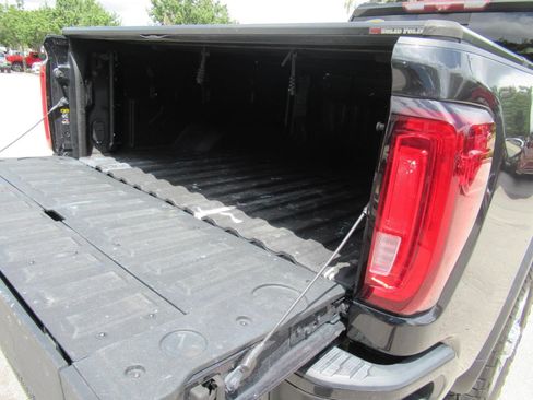 Used 2020 GMC Sierra 2500 Denali w/ Denali Ultimate Package AWD/4WD image 35