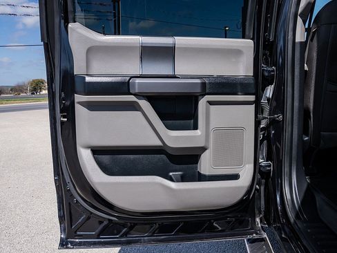 Used 2019 Ford F150 XLT w/ Equipment Group 302A Luxury image 11