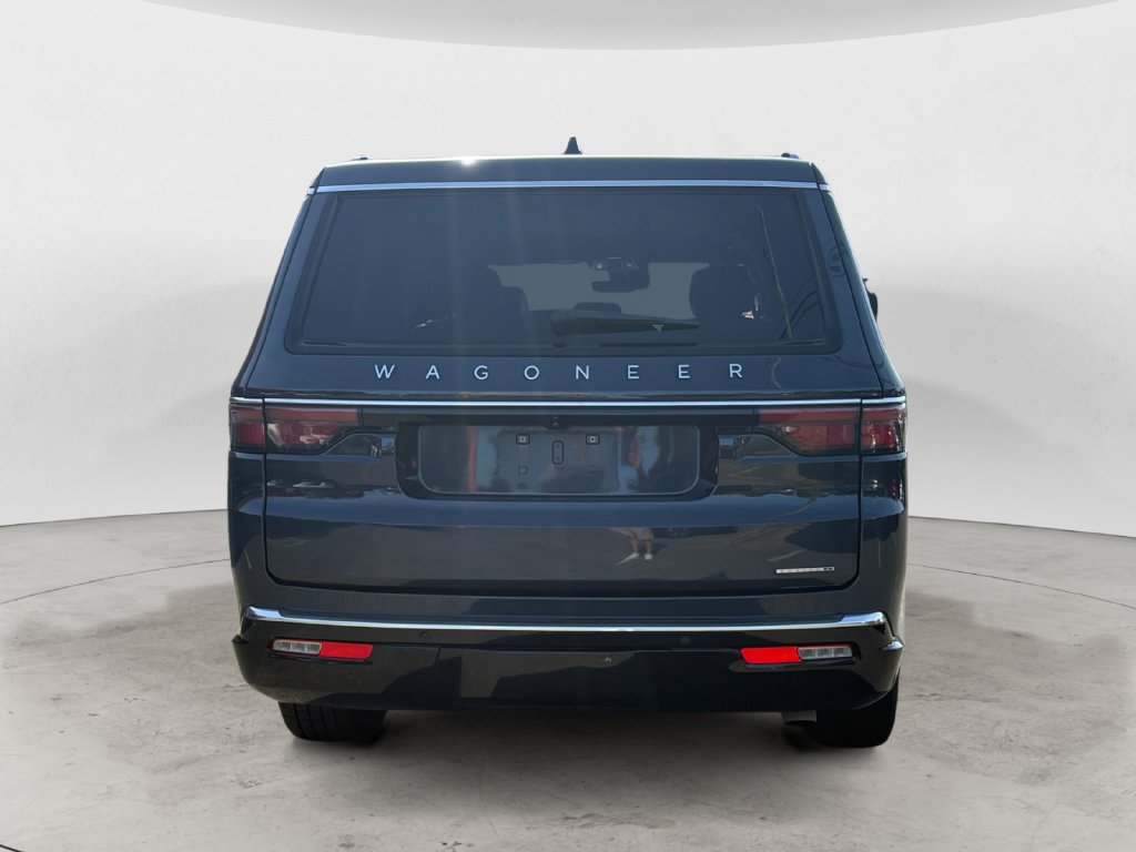 Used 2024 Jeep Wagoneer L Series II w/ Flexible Seating Group RWD image 4