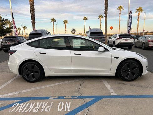 Used 2022 Tesla Model 3 RWD image 8