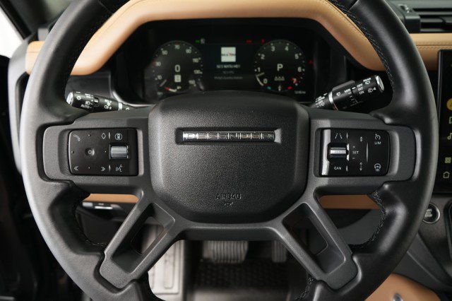 Used 2026 Land Rover Defender 110 X-Dynamic SE AWD/4WD image 31