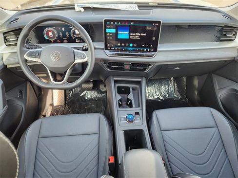 New 2026 Volkswagen Tiguan SE image 23