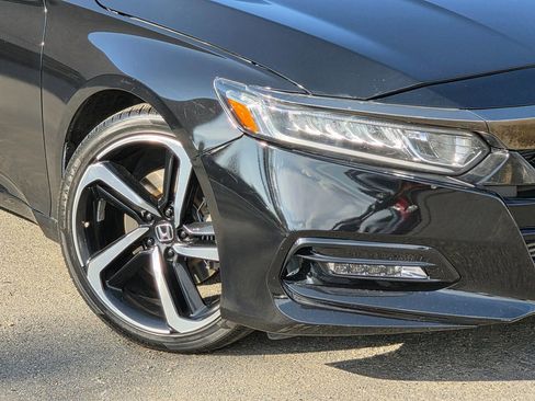 Used 2018 Honda Accord Sport image 4