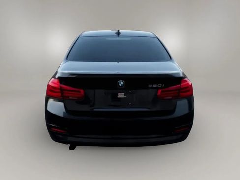 Used 2018 BMW 320i Sedan RWD image 8