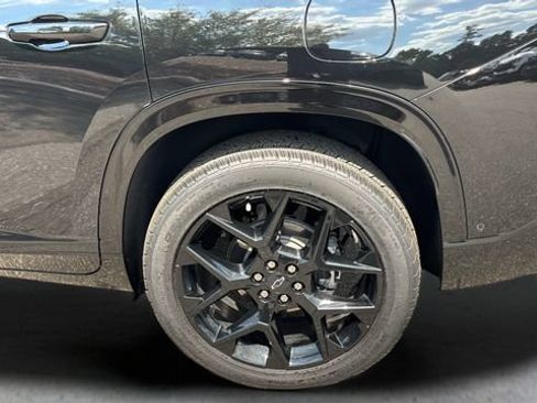 Used 2026 Chevrolet Traverse RS FWD image 41