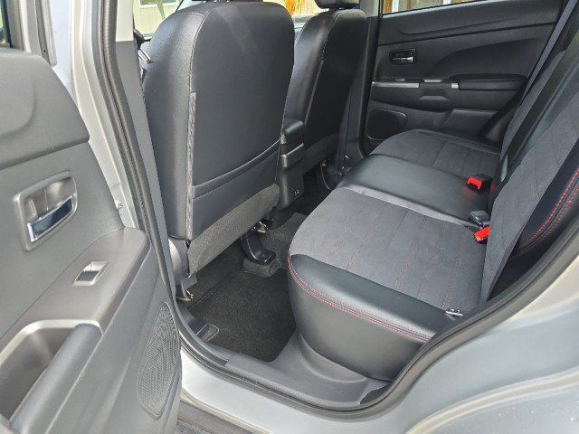Used 2024 Mitsubishi Outlander Sport AWD image 33