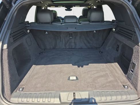 Used 2025 Land Rover Range Rover Sport SE AWD/4WD image 12