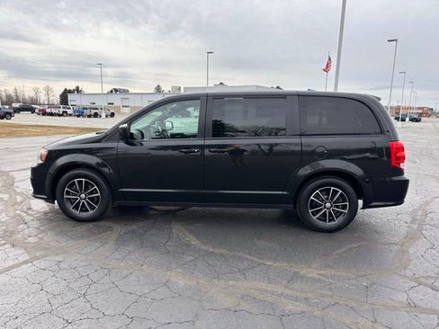 Used 2019 Dodge Grand Caravan GT image 2