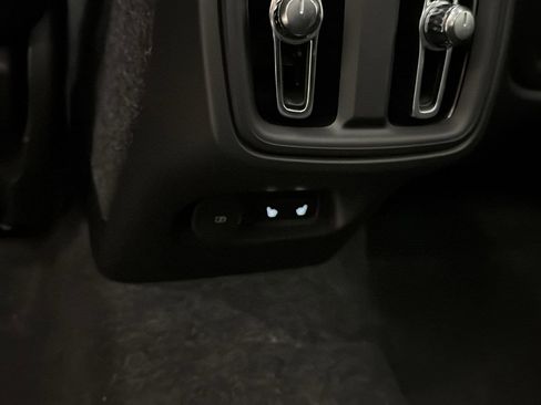 Used 2026 Volvo XC40 B5 Plus w/ Protection Package Premier image 28