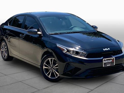 Used 2023 Kia Forte LXS FWD image 3