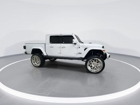 Used 2021 Jeep Gladiator Overland AWD/4WD image 2