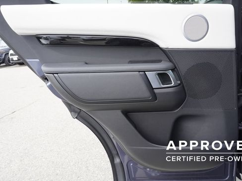 Used 2025 Land Rover Discovery S AWD/4WD image 28
