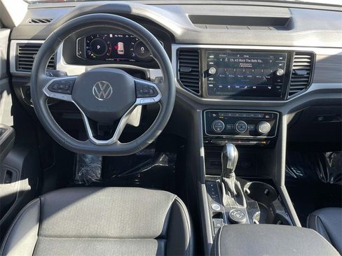 Certified 2022 Volkswagen Atlas SEL image 17