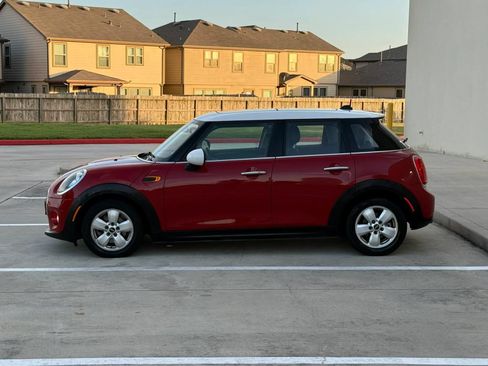 Used 2017 MINI Cooper 4-Door Hardtop FWD image 4