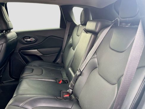 Used 2022 Jeep Cherokee Latitude Lux image 23