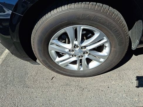 Certified 2018 Buick Enclave Essence w/ Trailering Package FWD image 6
