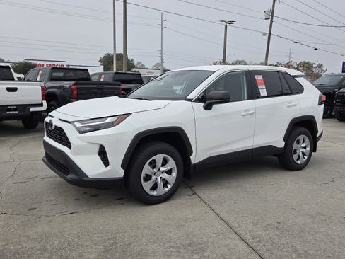New 2025 Toyota RAV4 LE image 3