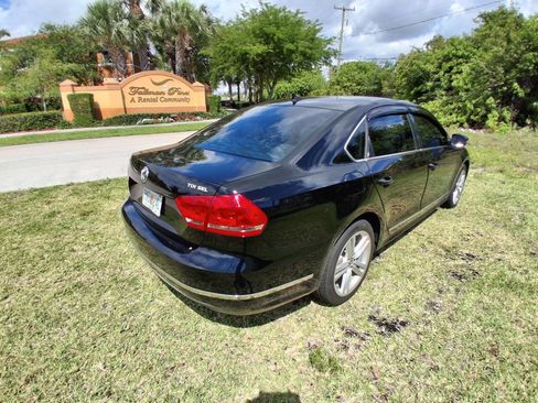 Used 2015 Volkswagen Passat TDI SEL Premium FWD image 6