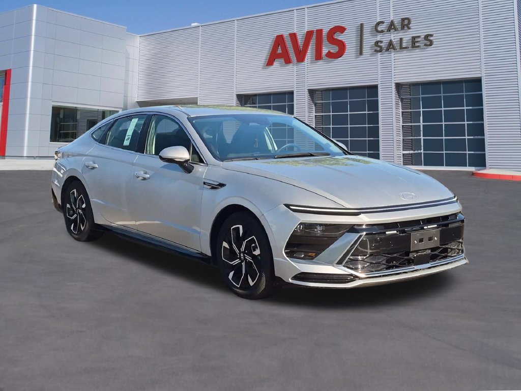 Used 2025 Hyundai Sonata SEL FWD image 3