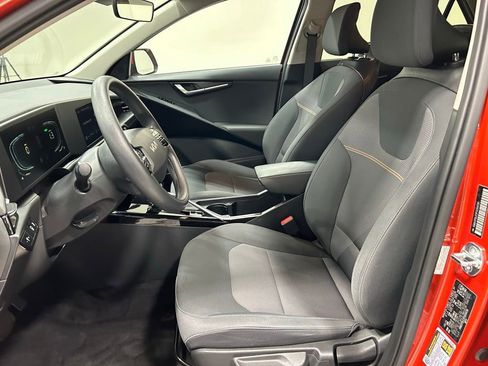 Used 2023 Kia Niro LX FWD image 11