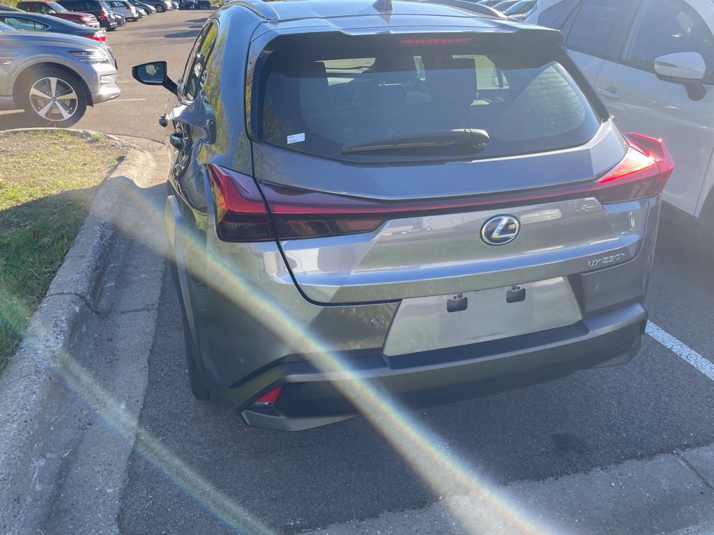 Used 2019 Lexus UX 250h w/ Accessory Package AWD/4WD image 15
