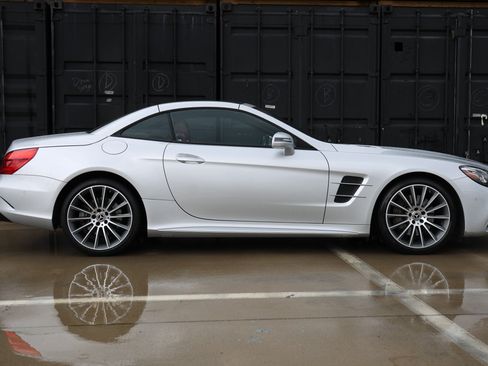 Used 2017 Mercedes-Benz SL 550 image 17