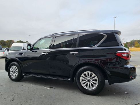 Used 2023 Nissan Armada SV image 5