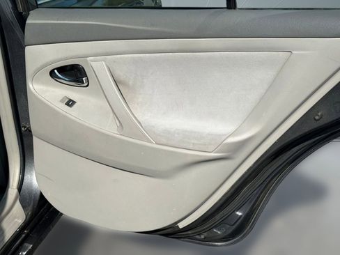 Used 2011 Toyota Camry LE w/ LE Extra-Value Pkg image 19