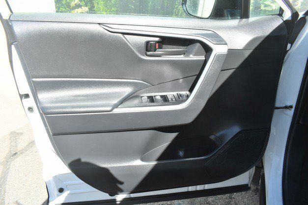 Certified 2024 Toyota RAV4 LE AWD/4WD image 13