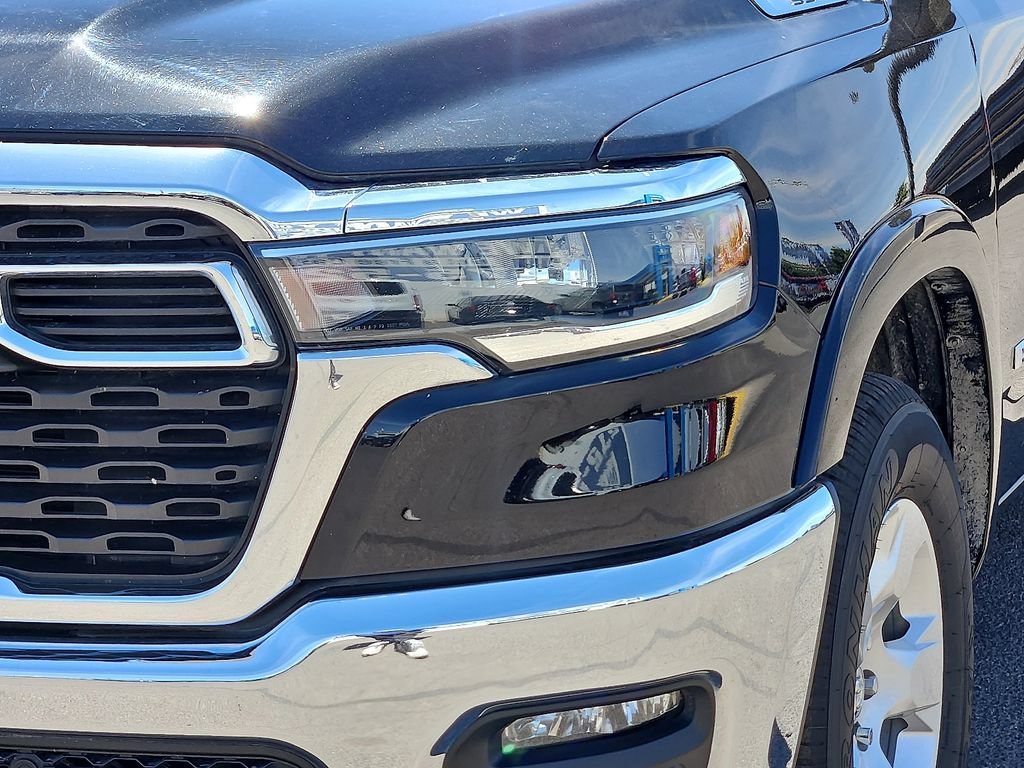 Used 2025 RAM 1500 Big Horn AWD/4WD image 7