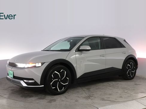 Used 2024 Hyundai Ioniq 5 SEL RWD image 18