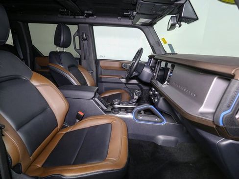 Used 2023 Ford Bronco Outer Banks image 15