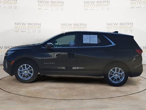 Used 2024 Chevrolet Equinox LT FWD image 2