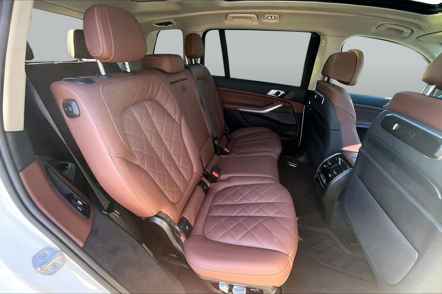 Used 2025 BMW X7 xDrive40i w/ Premium Package AWD/4WD image 20