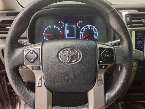 Used 2020 Toyota 4Runner SR5 Premium image 22