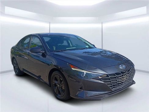 Used 2021 Hyundai Elantra SEL FWD image 1