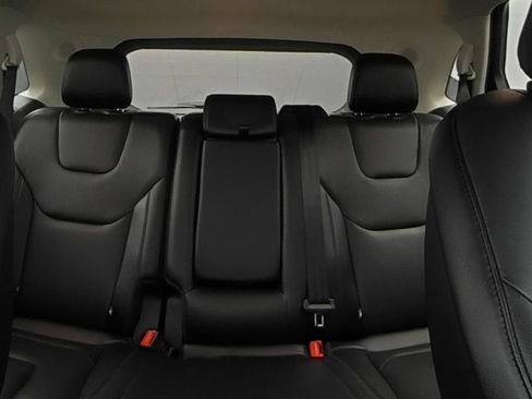 Used 2021 Ford Edge Titanium FWD image 10