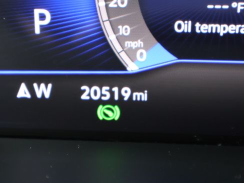 Used 2023 Volkswagen Taos SE w/ Panoramic Sunroof Package FWD image 27