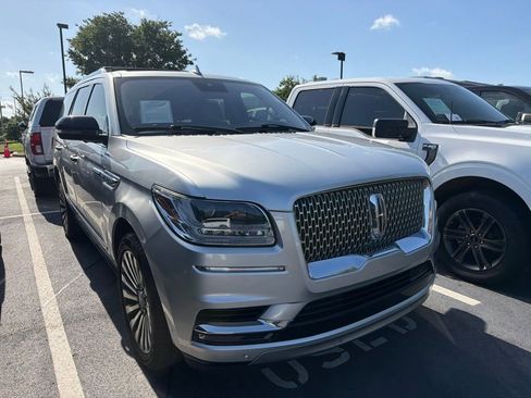Used 2019 Lincoln Navigator Reserve w/ Cargo Package AWD/4WD image 2